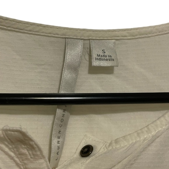 Lauren Conrad Blue Embroidery White Ruffle Peplum Tank Size Small - Picture 6 of 7